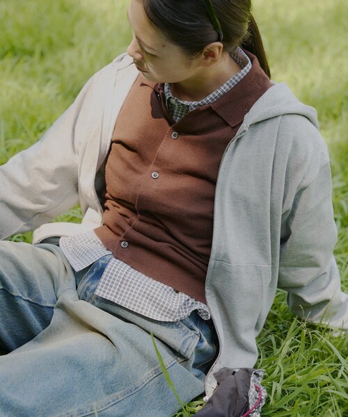 WHIMSIC（ウィムジック）の「【WHIMSIC/2サイズ展開】カットソージップパーカー（パーカー・メンズ・グレー/ブラウン・2/1）」の4枚目の写真