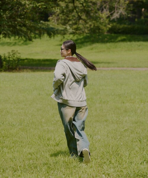 WHIMSIC（ウィムジック）の「【WHIMSIC/2サイズ展開】カットソージップパーカー（パーカー・メンズ・グレー/ブラウン・2/1）」の5枚目の写真