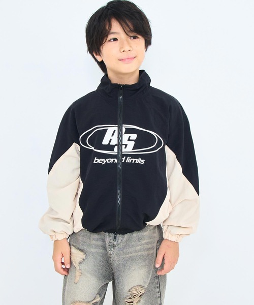 ANAP kids(アナップキッズ)の「配色ブルゾン(ユニセックスアイテム)【ジュニアお揃い】(ブルゾン・キッズ・ネイビー/ブラック・110cm/120cm/130cm)」の8枚目の写真