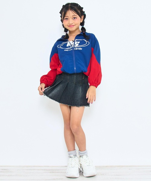 ANAP kids(アナップキッズ)の「配色ブルゾン(ユニセックスアイテム)【ジュニアお揃い】(ブルゾン・キッズ・ネイビー/ブラック・110cm/120cm/130cm)」の16枚目の写真