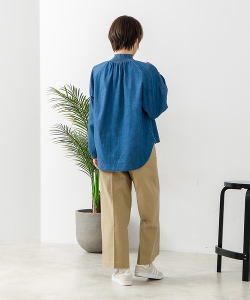 fort point(フォーポイント)の「【C-FORTPOINT/フォートポイント】デニム シャーリング ブラウス(シャツ/ブラウス・レディース・ブルー/ネイビー・FREE)」の12枚目の写真