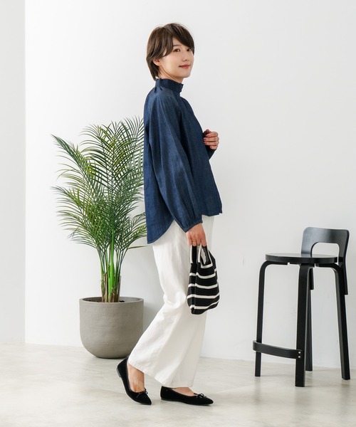 fort point(フォーポイント)の「【C-FORTPOINT/フォートポイント】デニム シャーリング ブラウス(シャツ/ブラウス・レディース・ブルー/ネイビー・FREE)」の4枚目の写真