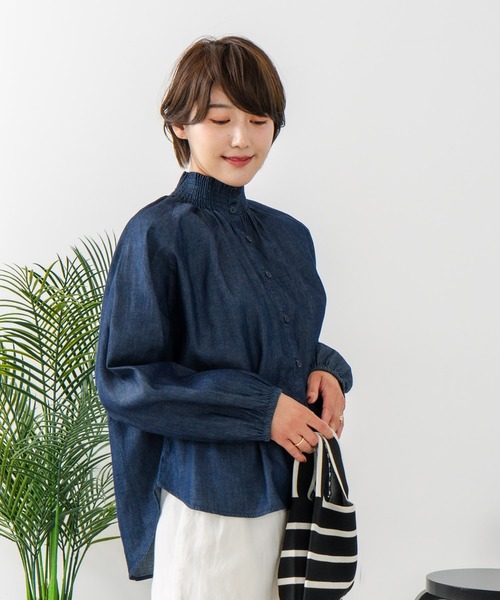 fort point(フォーポイント)の「【C-FORTPOINT/フォートポイント】デニム シャーリング ブラウス(シャツ/ブラウス・レディース・ブルー/ネイビー・FREE)」の5枚目の写真