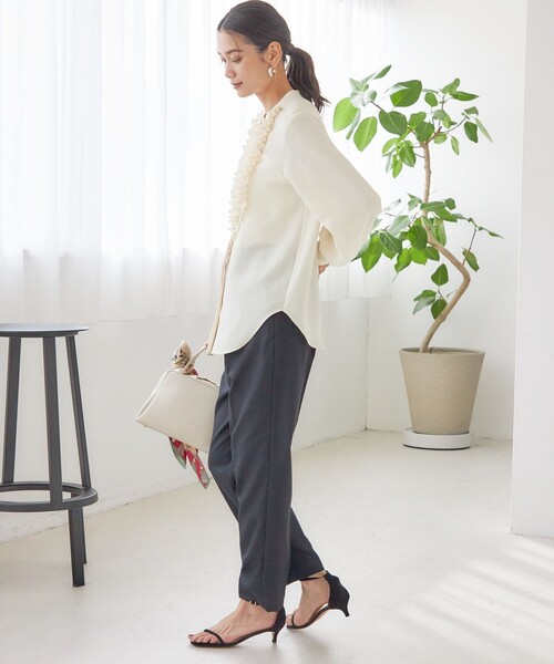 SHIPS(シップス)の「〈手洗い可能〉DELEGANT テーパード パンツ(セットアップ対応)(スラックス・レディース・ネイビー/ベージュ・40/38/36/34)」の19枚目の写真