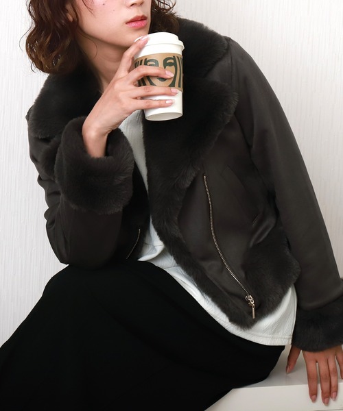 libelle more（リベル モア）の「スウェードポンチエコファー付きライダースジャケット（ライダースジャケット・レディース・アイボリー/チャコールグレー/グレー/ベージュ/ピンク・M）」の3枚目の写真