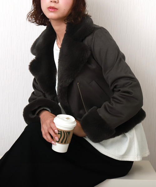 libelle more（リベル モア）の「スウェードポンチエコファー付きライダースジャケット（ライダースジャケット・レディース・アイボリー/チャコールグレー/グレー/ベージュ/ピンク・M）」の10枚目の写真