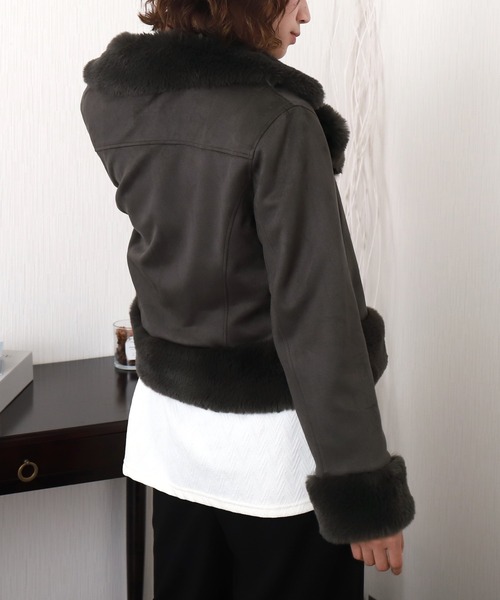 libelle more（リベル モア）の「スウェードポンチエコファー付きライダースジャケット（ライダースジャケット・レディース・アイボリー/チャコールグレー/グレー/ベージュ/ピンク・M）」の12枚目の写真