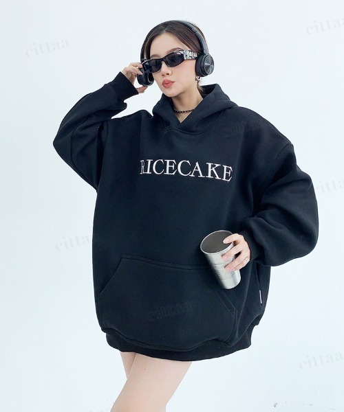 Dalfwin(ダールフィン)の「韓国ファッション RICECAKEバックフラワー刺繍フーディー(パーカー・レディース・グレー/ブラック・FREE)」の19枚目の写真