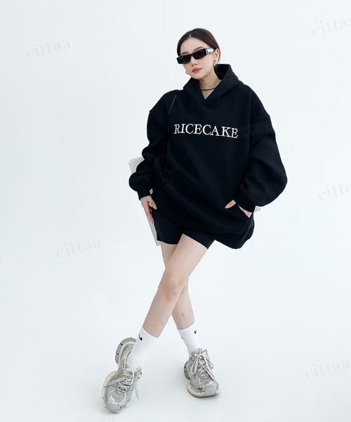 Dalfwin(ダールフィン)の「韓国ファッション RICECAKEバックフラワー刺繍フーディー(パーカー・レディース・グレー/ブラック・FREE)」の21枚目の写真