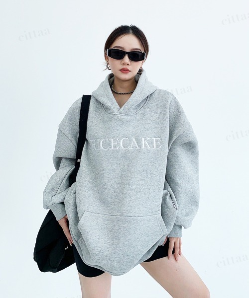 Dalfwin(ダールフィン)の「韓国ファッション RICECAKEバックフラワー刺繍フーディー(パーカー・レディース・グレー/ブラック・FREE)」の4枚目の写真
