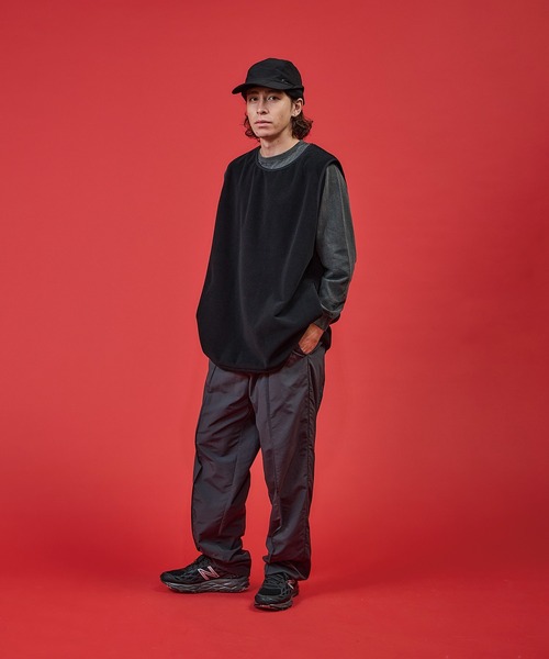 BURLAP OUTFITTER（バーラップアウトフィッター）の「SLEEVELESS VEST / スリーブレス ベスト（ベスト・メンズ・ブラック/ヘザーグレー・SMALL/MEDIUM/LARGE）」の4枚目の写真