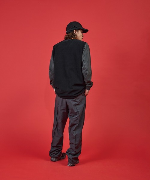 BURLAP OUTFITTER（バーラップアウトフィッター）の「SLEEVELESS VEST / スリーブレス ベスト（ベスト・メンズ・ブラック/ヘザーグレー・SMALL/MEDIUM/LARGE）」の6枚目の写真