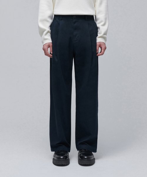 MUSINSA STANDARD（ムシンサスタンダード）の「ツーピンタックワイドチノパンツ[ネイビー]（その他パンツ・メンズ・その他・40/38/42/36/34/28/29/32/30/31/33/26/27）」の2枚目の写真