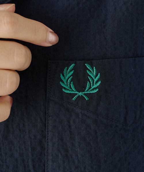 FRED PERRY(フレッドペリー)の「【FRED PERRY】SEERSUCKER REVERE COLLAR SHIRT M2471(シャツ/ブラウス・メンズ・オフホワイト/チャコールグレー/ネイビー・M/S/XL/L)」の9枚目の写真