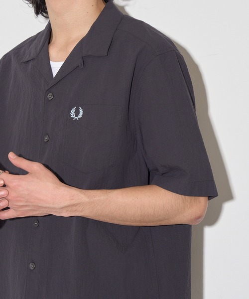 FRED PERRY(フレッドペリー)の「【FRED PERRY】SEERSUCKER REVERE COLLAR SHIRT M2471(シャツ/ブラウス・メンズ・オフホワイト/チャコールグレー/ネイビー・M/S/XL/L)」の11枚目の写真
