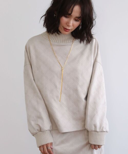 ELENCARE DUE（エレンカーレデュエ）の「・ELENCARE DUE エンボスプルオーバー（スウェット・レディース・ブラウン/チャコールグレー/アイボリー・FREE）」の8枚目の写真