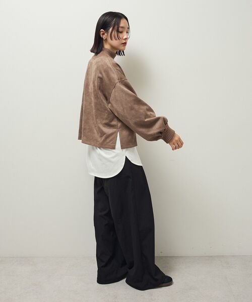 ELENCARE DUE（エレンカーレデュエ）の「・ELENCARE DUE エンボスプルオーバー（スウェット・レディース・ブラウン/チャコールグレー/アイボリー・FREE）」の10枚目の写真