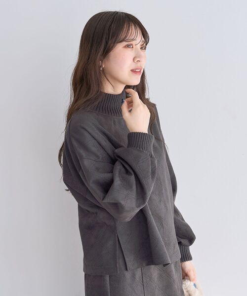 ELENCARE DUE（エレンカーレデュエ）の「・ELENCARE DUE エンボスプルオーバー（スウェット・レディース・ブラウン/チャコールグレー/アイボリー・FREE）」の16枚目の写真