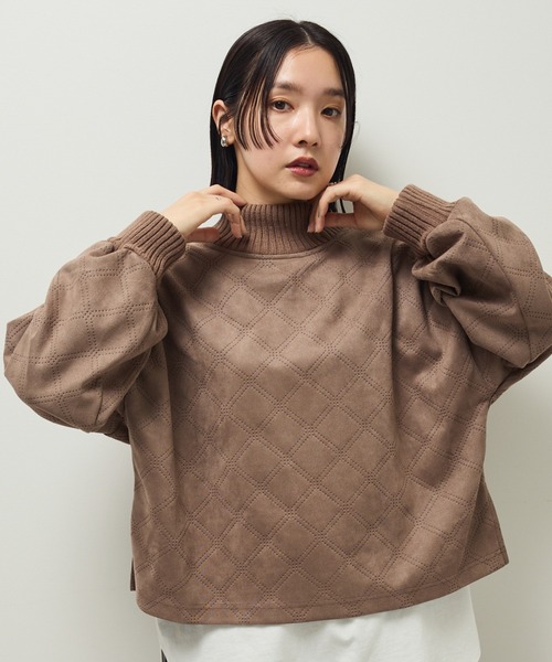 ELENCARE DUE（エレンカーレデュエ）の「・ELENCARE DUE エンボスプルオーバー（スウェット・レディース・ブラウン/チャコールグレー/アイボリー・FREE）」の3枚目の写真