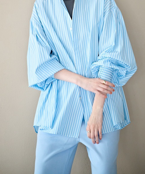 kha:ki（カーキ）の「「KHA:KI / カーキ」フライフロント ボリュームシャツ（シャツ/ブラウス・レディース・ライトイエロー/ブルー/サックスブルー・2/1）」の6枚目の写真