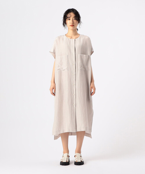 Gabardine K.T(ギャバジンケーティー)の「〔 +サイズ 〕 アセテートリネンタッサー クルーネックロングシャツジレ(ベスト・レディース・ブラック/ベージュ・13号)」の5枚目の写真