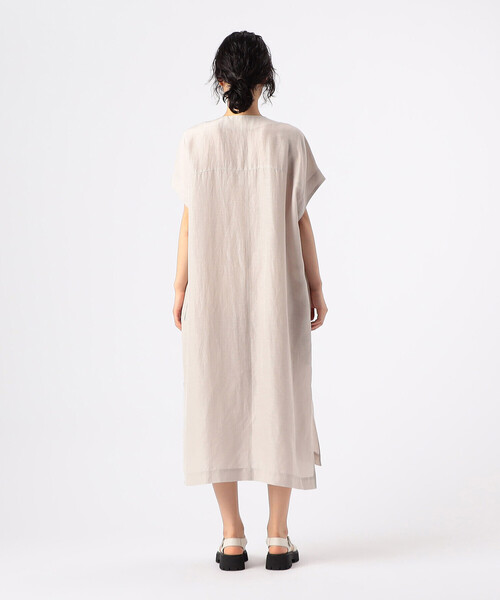 Gabardine K.T(ギャバジンケーティー)の「〔 +サイズ 〕 アセテートリネンタッサー クルーネックロングシャツジレ(ベスト・レディース・ブラック/ベージュ・13号)」の7枚目の写真