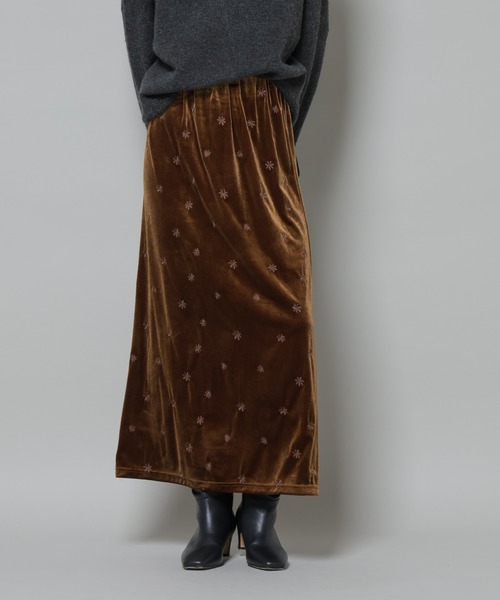 NANO universe（ナノユニバース）の「刺繍ベロアカットナロースカート(セットアップ可)（スカート・レディース・ブラック/ブラウン/ベージュ・FREE）」の14枚目の写真