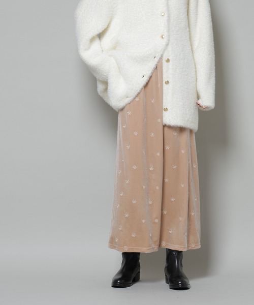 NANO universe（ナノユニバース）の「刺繍ベロアカットナロースカート(セットアップ可)（スカート・レディース・ブラック/ブラウン/ベージュ・FREE）」の21枚目の写真