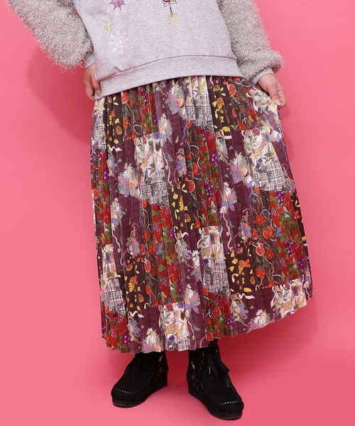 iS ScoLar（イズスカラー）の「553263：豊穣と繁栄柄スウェードポンチプリーツスカート（スカート・レディース・ボルドー/ブラック・M）」の12枚目の写真