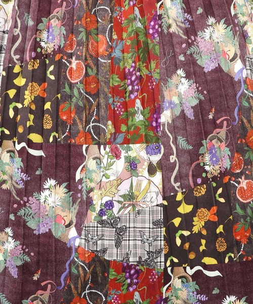 iS ScoLar（イズスカラー）の「553263：豊穣と繁栄柄スウェードポンチプリーツスカート（スカート・レディース・ボルドー/ブラック・M）」の20枚目の写真