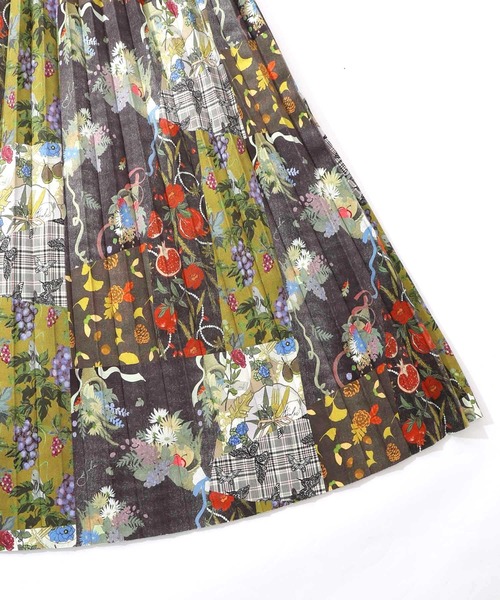 iS ScoLar（イズスカラー）の「553263：豊穣と繁栄柄スウェードポンチプリーツスカート（スカート・レディース・ボルドー/ブラック・M）」の22枚目の写真