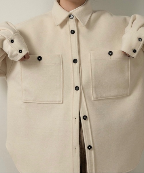 lawgy（ラウジー）の「embroidery big pocket shirt like coat / エンブロイダリービッグポケットシャツライクコート（その他アウター・レディース・ホワイト/クリーム/ブラック・FREE）」の5枚目の写真