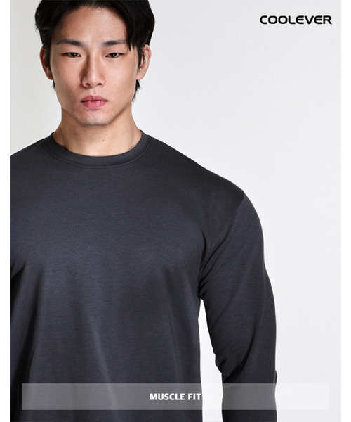 RVD(アールブイディー)の「無地クーリングワイドショルダーマッスルフィット長袖Tシャツ(チャコール)(Tシャツ/カットソー・メンズ・その他・LARGE/X-LARGE/2XL)」の2枚目の写真
