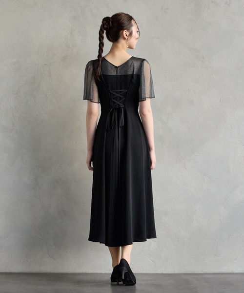 AIMER(エメ)の「ラメチュール×マットサテン袖付きフレアパーティードレス 結婚式 お呼ばれ ドレス 20代 30代(ドレス・レディース・ブルーグレー/ブラック/ブラウン/ベージュ・MEDIUM)」の9枚目の写真