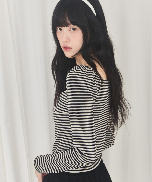 ALKI ALKA(アルキアルカ)の「Heart-neck Long Sleeve (Stripe Black)(Tシャツ/カットソー・レディース・ブラックミックス・FREE)」の3枚目の写真