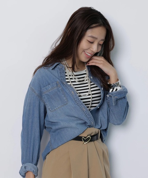 JUSGLITTY（ジャスグリッティー）の「デニムリボン付シャツ（シャツ/ブラウス・レディース・サックスブルー/ピンク/ライトブルー・2/1）」の6枚目の写真