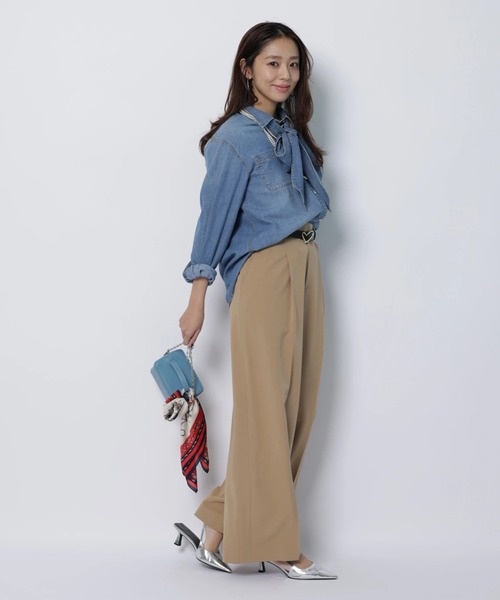 JUSGLITTY（ジャスグリッティー）の「デニムリボン付シャツ（シャツ/ブラウス・レディース・サックスブルー/ピンク/ライトブルー・2/1）」の12枚目の写真