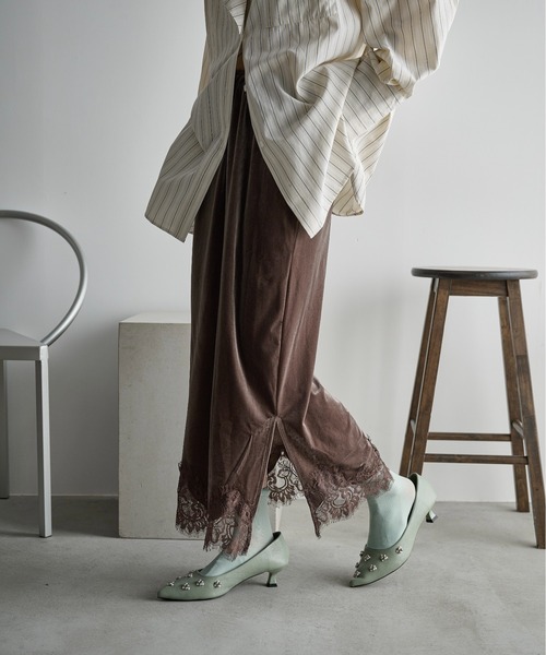 THE YOn（ザヨン）の「レースヘムベロアナロースカート（スカート・レディース・オフホワイト/イエロー/モカ・FREE）」の3枚目の写真