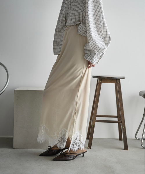 THE YOn（ザヨン）の「レースヘムベロアナロースカート（スカート・レディース・オフホワイト/イエロー/モカ・FREE）」の8枚目の写真