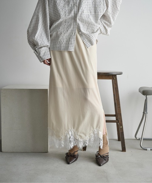 THE YOn（ザヨン）の「レースヘムベロアナロースカート（スカート・レディース・オフホワイト/イエロー/モカ・FREE）」の5枚目の写真
