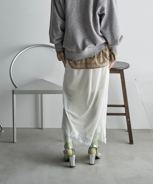 THE YOn（ザヨン）の「レースヘムベロアナロースカート（スカート・レディース・オフホワイト/イエロー/モカ・FREE）」の18枚目の写真