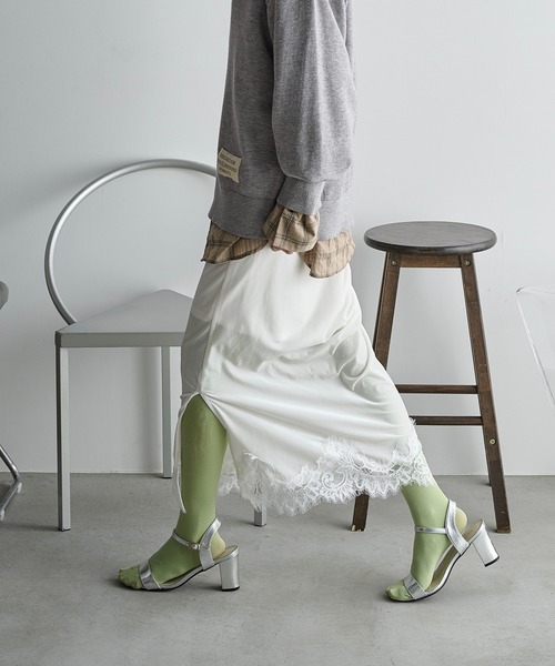 THE YOn（ザヨン）の「レースヘムベロアナロースカート（スカート・レディース・オフホワイト/イエロー/モカ・FREE）」の17枚目の写真