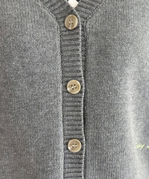 fredy emue（フレディエミュ）の「メッセージニットカーディガン（カーディガン/ボレロ・レディース・ネイビー/グレー/カーキ・38）」の16枚目の写真