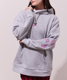 ニンジンくん lovely 袖配色刺繍入り オーバーサイズ ユニセックス フーディー