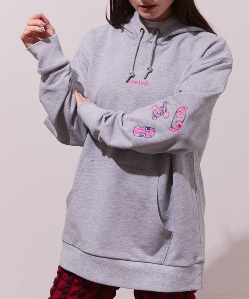 Lipoy(リポイ)の「ニンジンくん lovely 袖配色刺繍入り オーバーサイズ ユニセックス フーディー(パーカー・レディース・ブラック/グレー・L/M)」の5枚目の写真