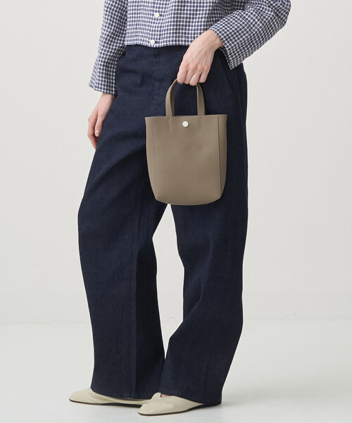 ORCIVAL(オーシバル)の「ORCIVAL | ダブルフェイスレザー 2WAYトートバッグ UNISEX(トートバッグ・レディース・ブラウン系その他2/ブラック/ベージュ系その他・-)」の6枚目の写真