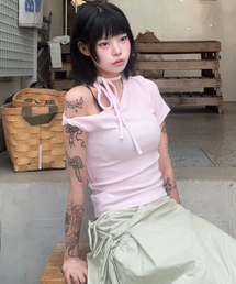 オフショルダーねじり半袖Tシャツ（ピンク）