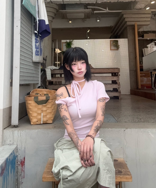 CATTLINE（カトリン）の「オフショルダーねじり半袖Tシャツ（ピンク）（Tシャツ/カットソー・レディース・その他・FREE）」の14枚目の写真
