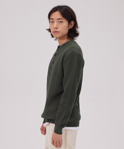 MAKEITTO(メイキット)の「デイリービスコースヘンリーネックニット_カーキ(ニット/セーター・メンズ・その他・X-LARGE/LARGE/MEDIUM)」の4枚目の写真