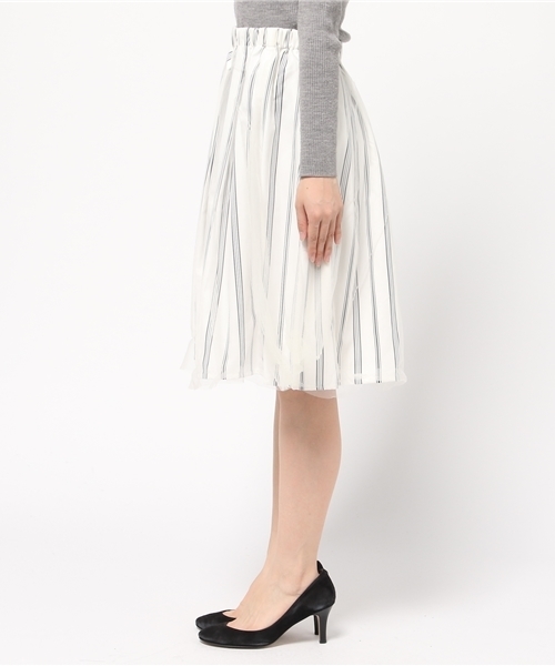 Every very nice claup（エブリィベリーナイスクラップ）の「チュール×ストライプｐｔＳＫ（スカート・レディース・オフホワイト/カーキ/ネイビー・FREE）」の6枚目の写真